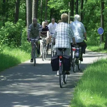 Dom wakacyjny In With Garden *